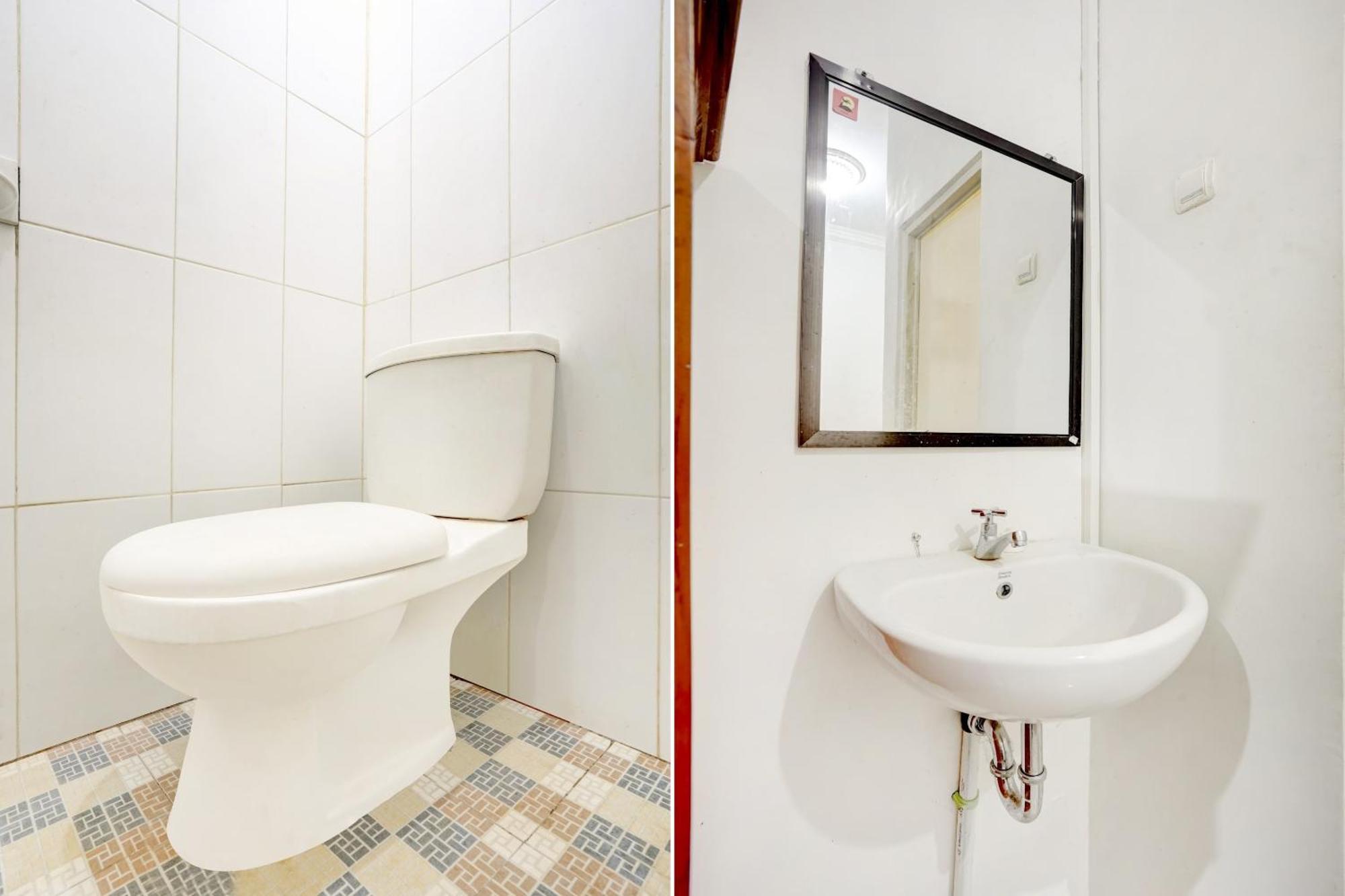 Super Oyo 3702 Homestay Bougenville Syariah Lamongan ภายนอก รูปภาพ